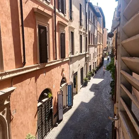 Sogno Coronari, A Stone's Throw From Piazza Navona